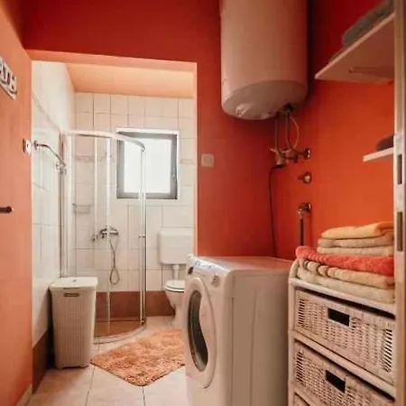 In 43513 Apartment Dramalj